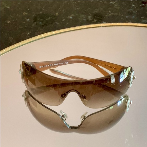 BVLGARI Accessories - ✨😎Bvlgari Wrap Shield Sunglasses w Case 😎